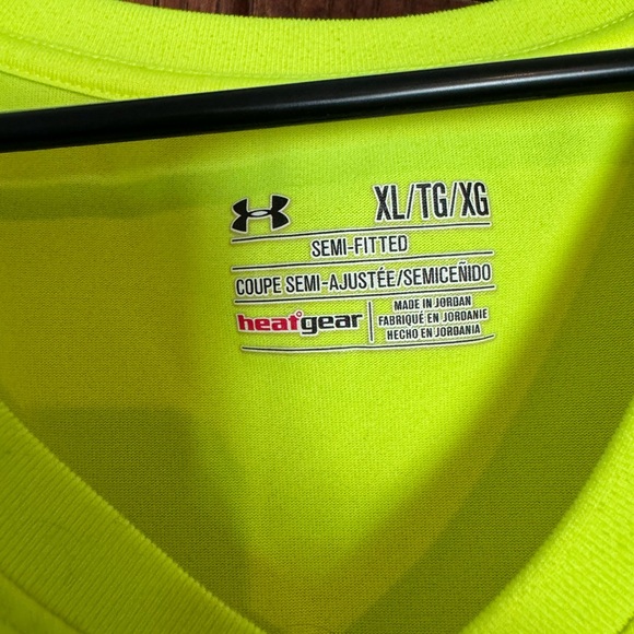 Under Armour t-shirt - Picture 3 of 3